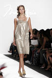 th_23943_md-fashionledge.com-ss07-rtw-newyork-w-azria-002-dverhtlx_122_418lo.jpg